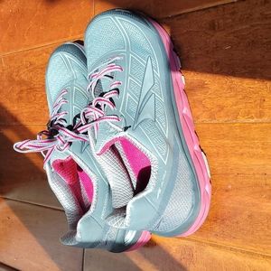 Altra running shoes size 8.5, new